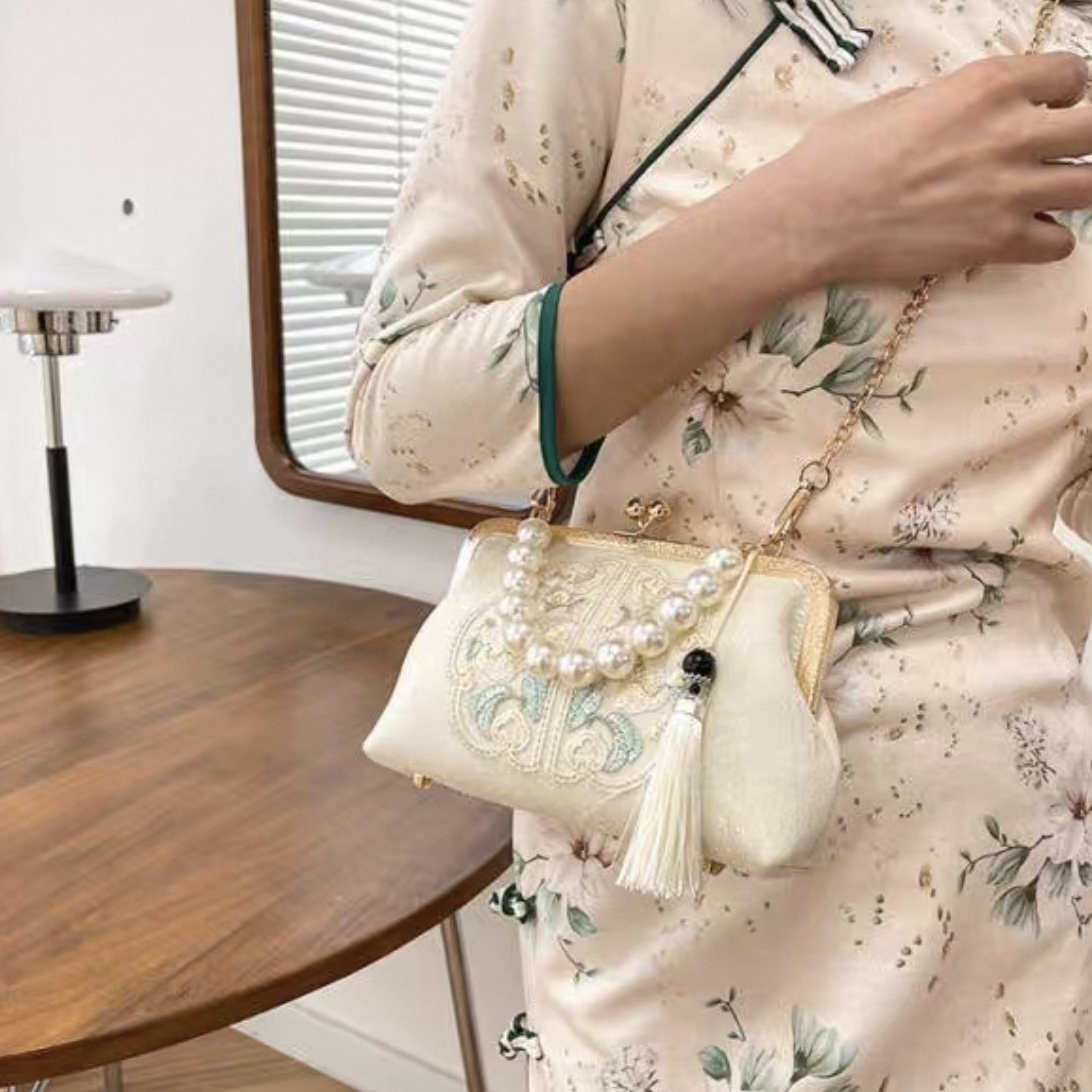 Floral Pearl Handle Embroidered Handbag thumbnail 3