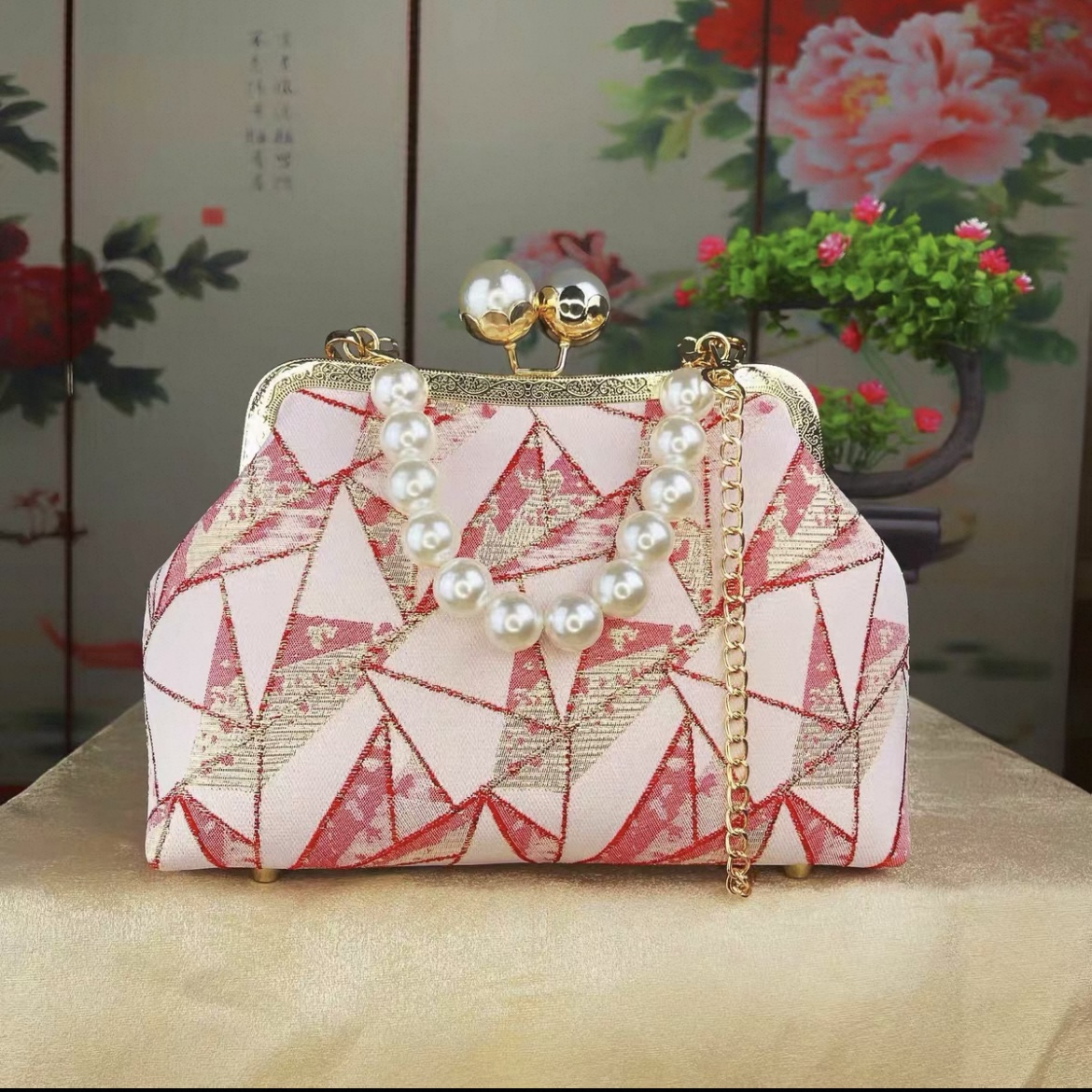 Geometric Embroidered Evening Clutch Bags thumbnail 2