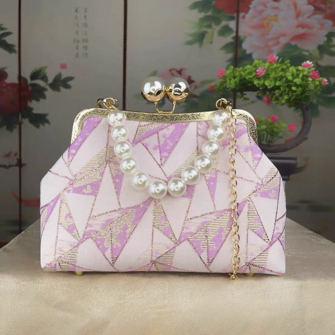 Geometric Embroidered Evening Clutch Bags thumbnail 3