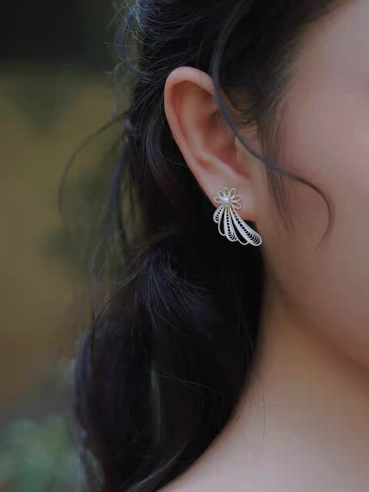 Ginkgo Fan Silver Filigree Earrings thumbnail 2