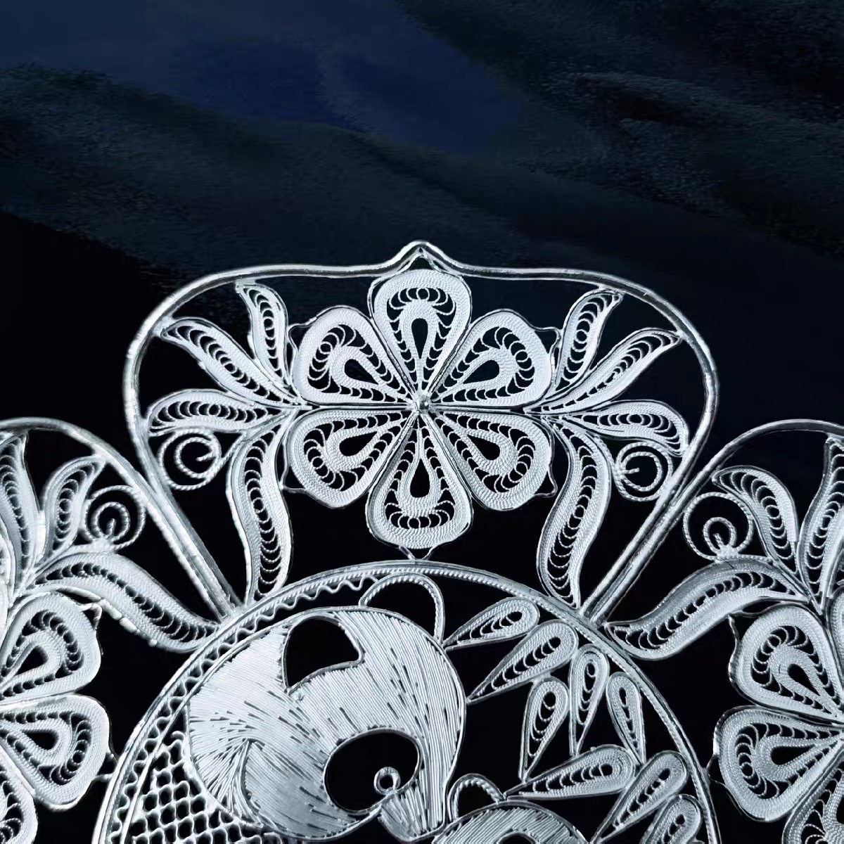 Round Panda Silver Filigree Decorative Frame thumbnail 3